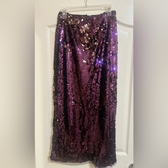 Free People Star Bright Sequin Two-Piece Crop Top & Midi
Skirt NWT Size 6. - Picture 9 of 12